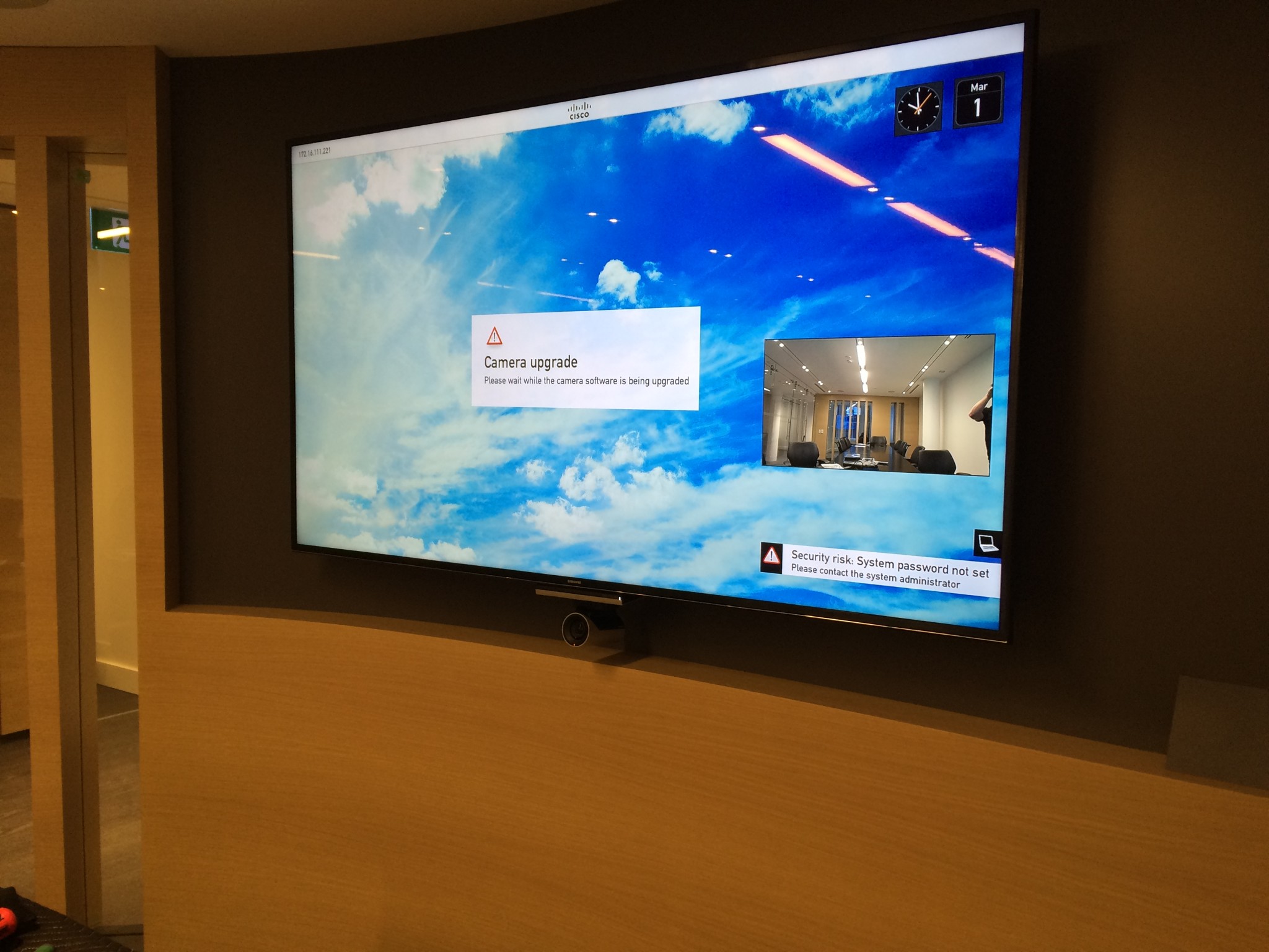 Meeting Room – Screen mounted on curved wall